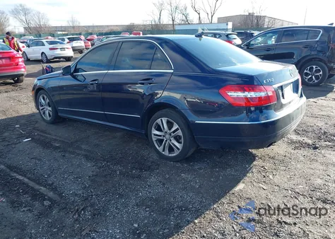 2011 Mercedes-Benz E 350 4Matic z USA, uszkodzony, nr VIN WDDHF8HB4BA411037